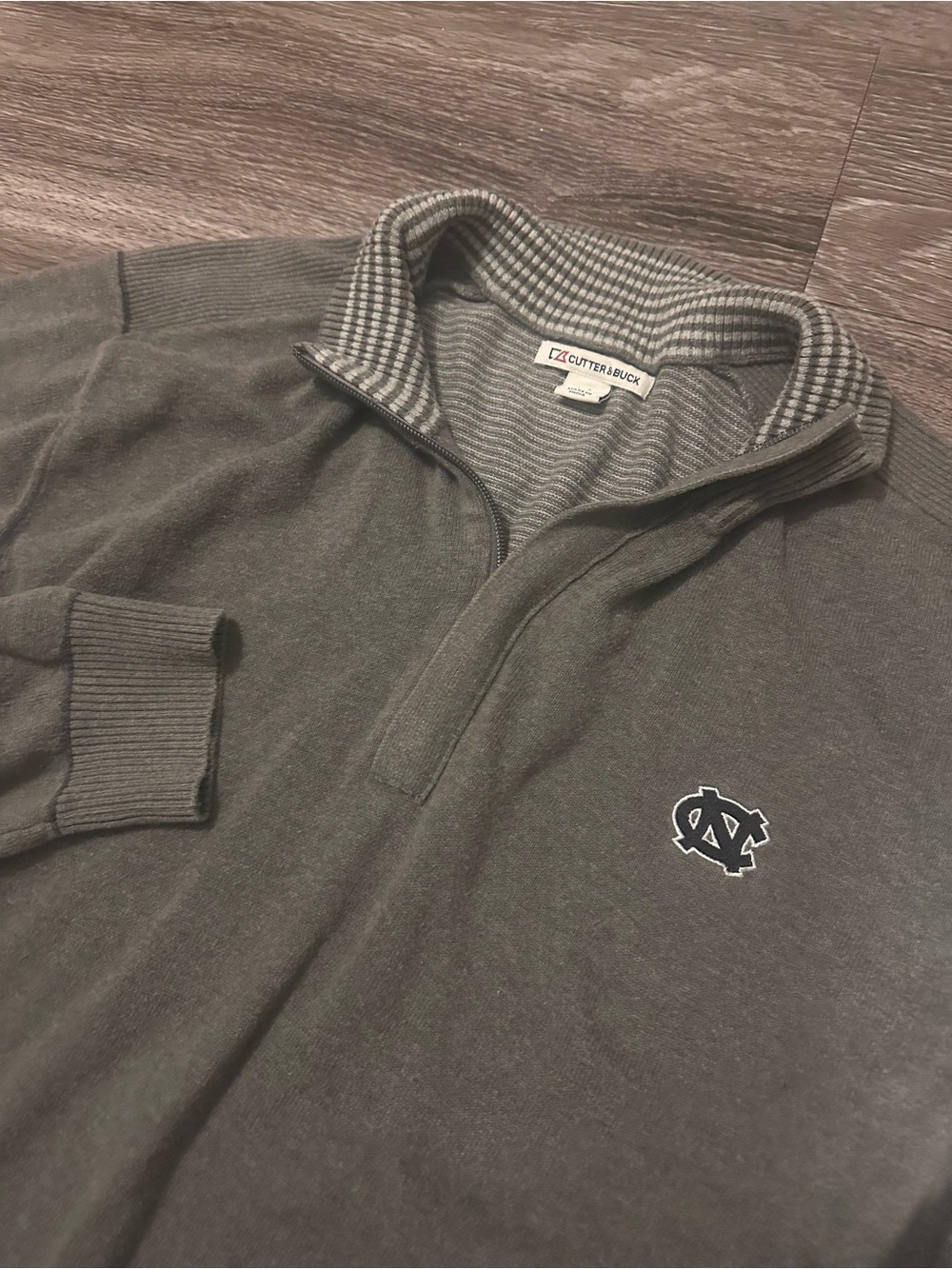 Cutter & Buck UNC Tar Heels Gray 1/4 Zip Mock Neck Sweatshirt L cotton